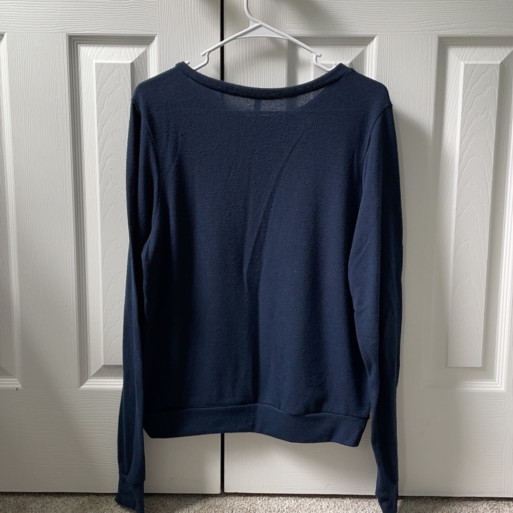 Triumph crew neck. - Picture 2 of 2